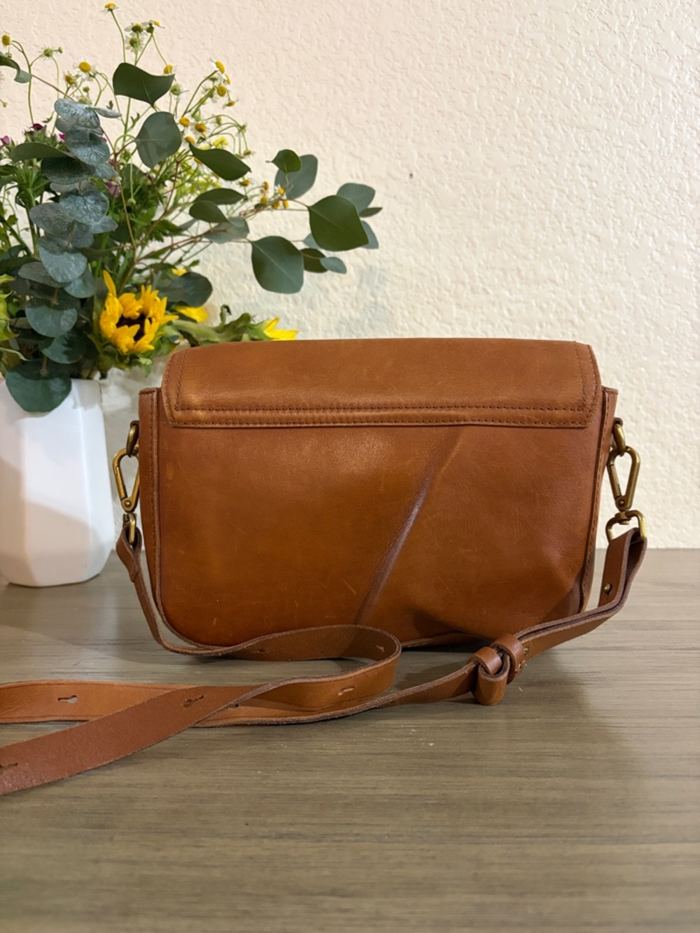 Madewell Classic Brown Magnetic Clasp Leather Flap Shoulder Crossbody Bag - Picture 2 of 10